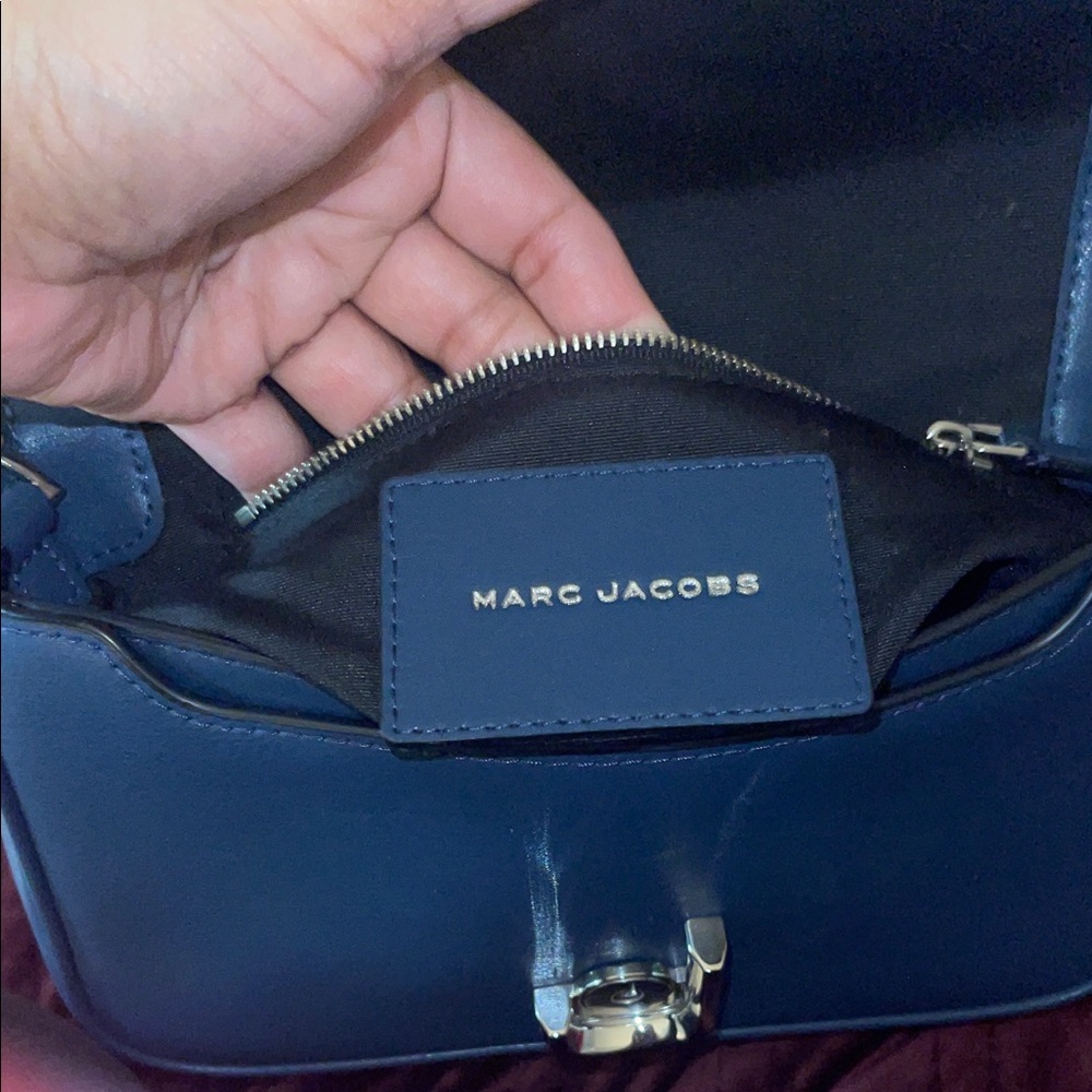 Marc Jacobs Navy Shoulder Bag with Chain Strap - Picture 3 of 6